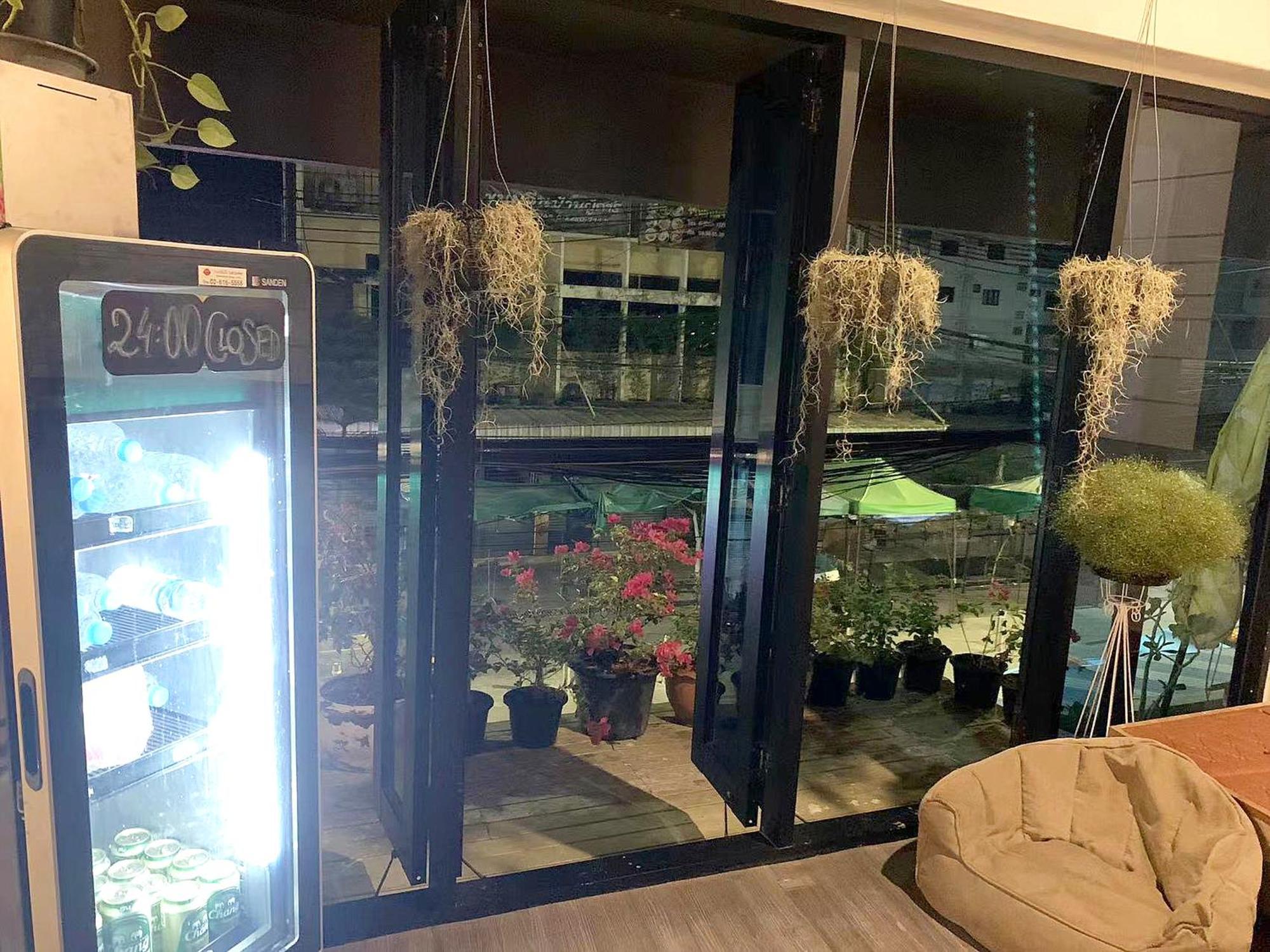 Susu Khaosan Hostel Бангкок Экстерьер фото