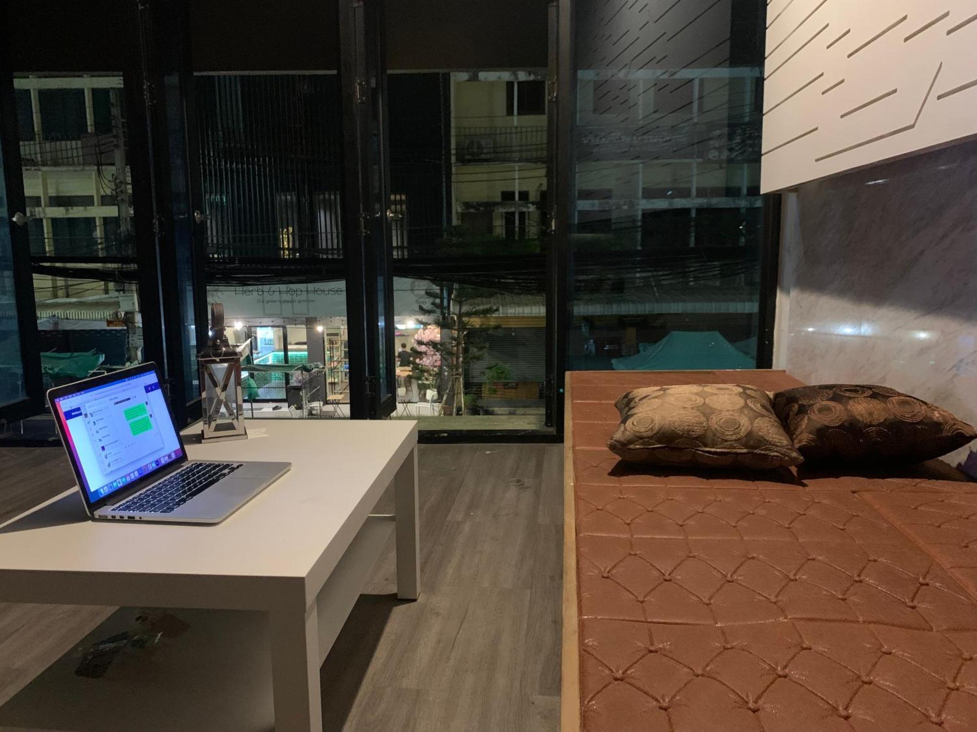 Susu Khaosan Hostel Бангкок Экстерьер фото