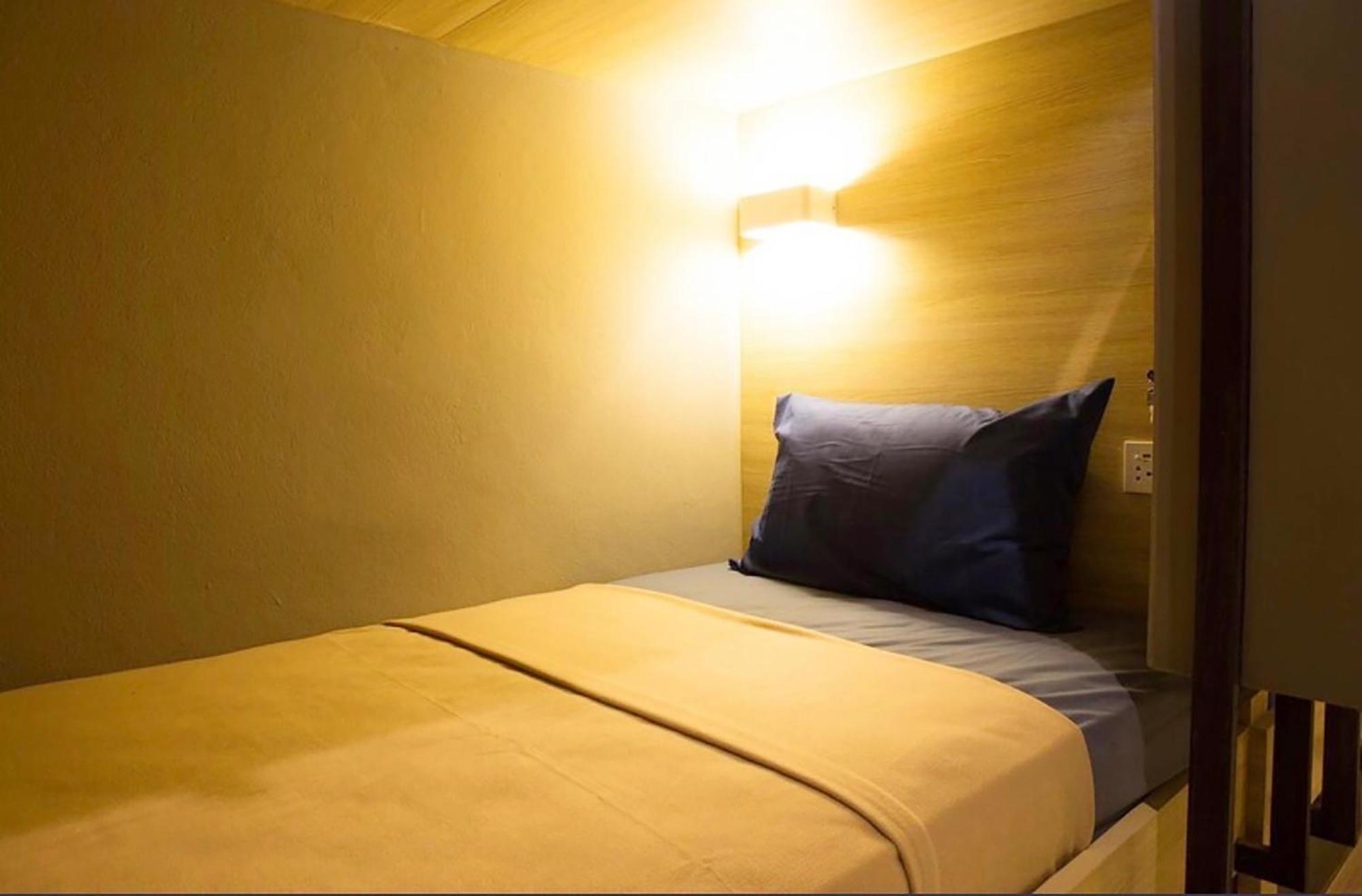 Susu Khaosan Hostel Бангкок Экстерьер фото